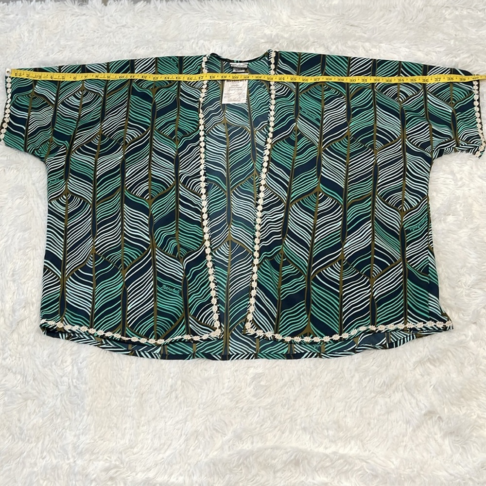 NWT Manuhealii Butterfly Kimono Lei
Hulu Dark Blue OS - Picture 4 of 6